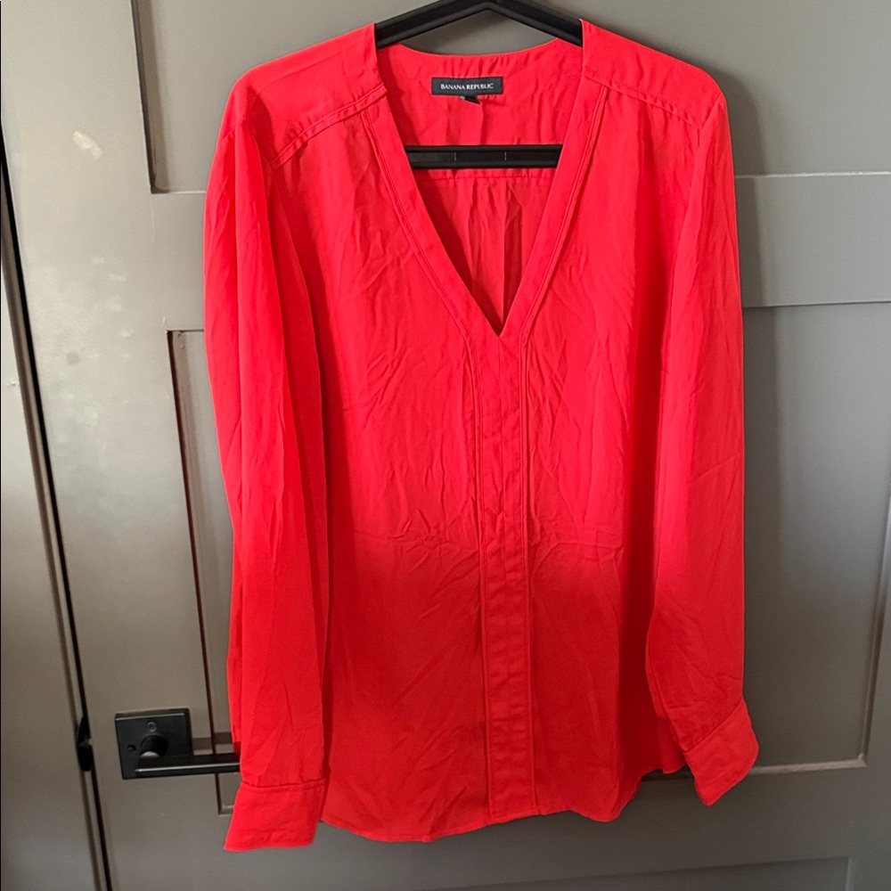 Banana Republic Women's Bright Red V-Neck Blouse